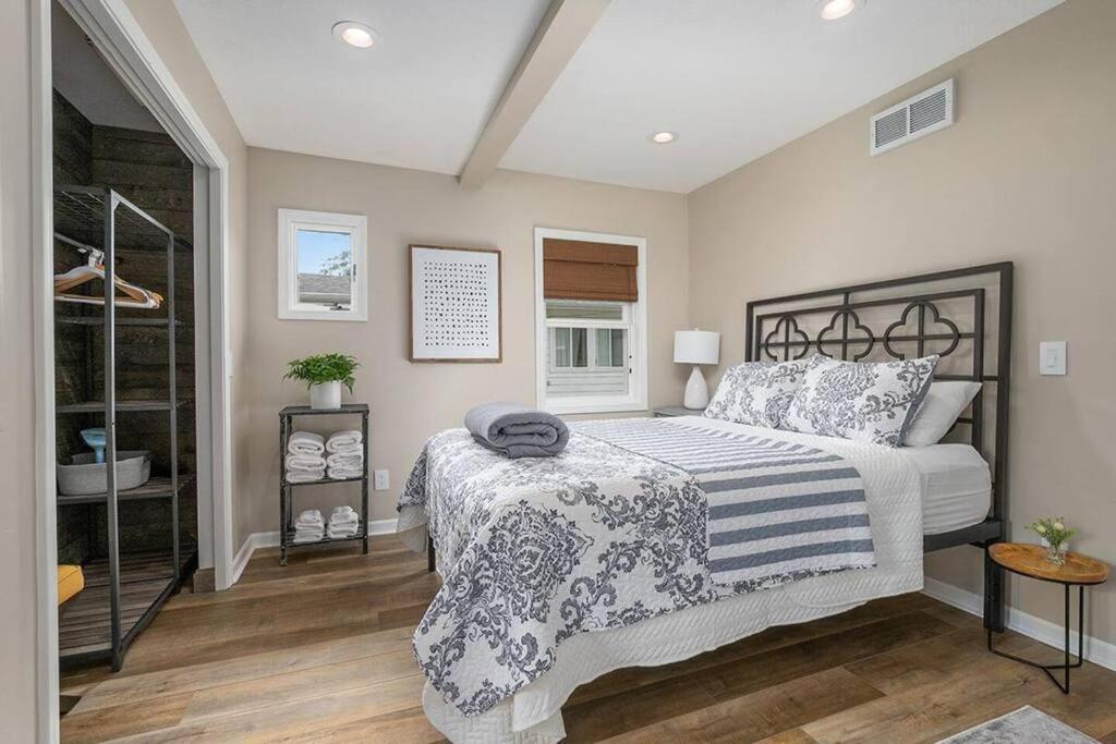 2Min Walk Downtown-Pet Friendly-Offstreet Parking Villa Saugatuck Exterior photo